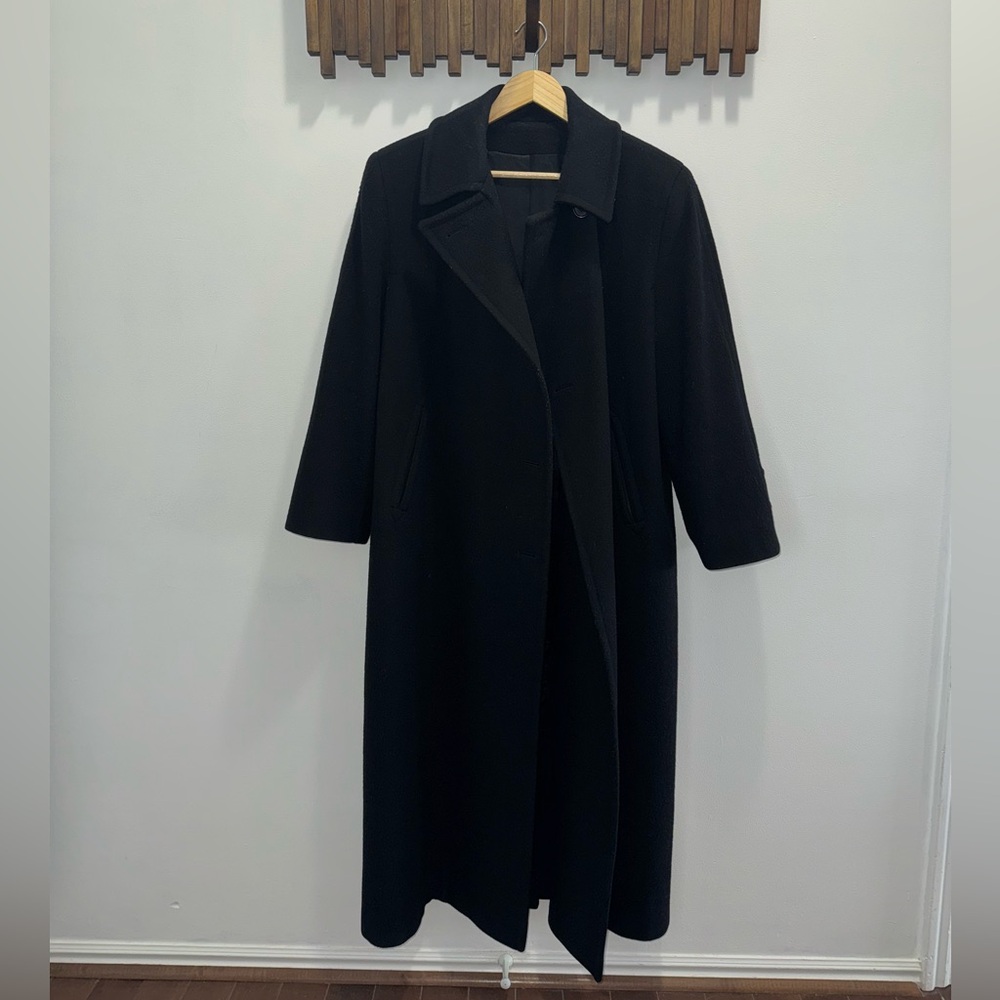 ILGWU 🖤 vintage  Wool women’s long coat size 10 (measures on photos).
